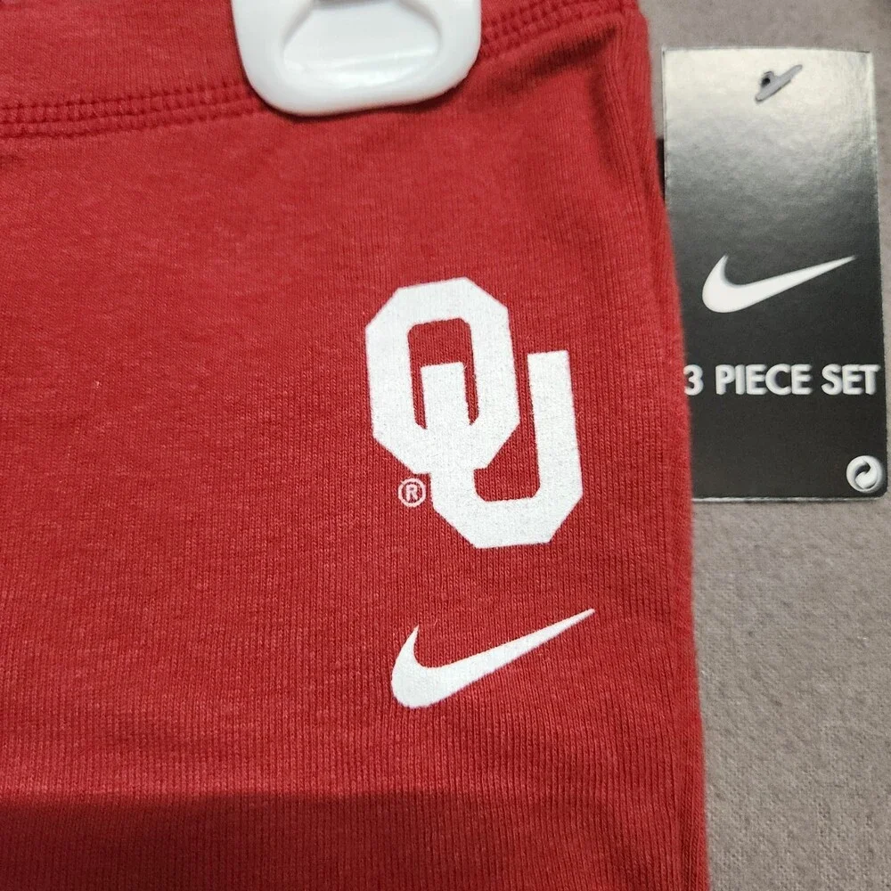 Nike University Oklahoma Sooners Baby Bodysuit Set Romper 24M Red Gray 169